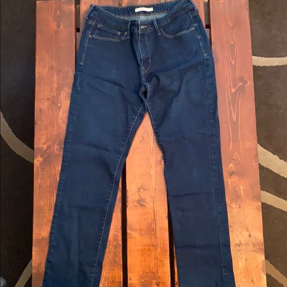 Levi Mid-Rise Skinny Jeans